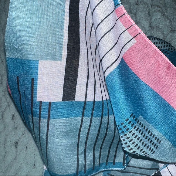 Multicolor Retro Patterned Infinity Scarf - Picture 4 of 6